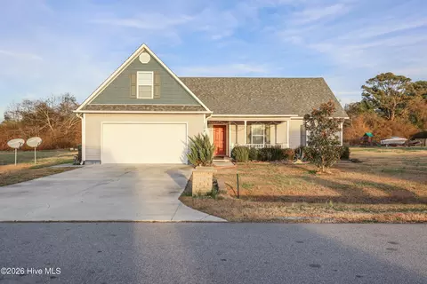 104 Buckskin Dr, Pollocksville, NC 28573