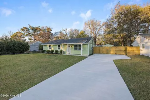218 Southwold Dr, Wilmington, NC 28409