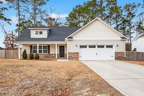 220 Westfield Dr, Richlands, NC 28574