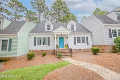 2 Colonial Pines Cir, Pinehurst, NC 28374
