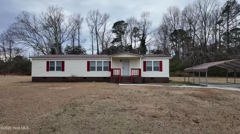 208 S Peterson St, Magnolia, NC 28453