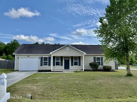 412 Midnight Dr, Richlands, NC 28574