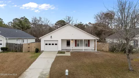 207 Attmore Dr, New Bern, NC 28560