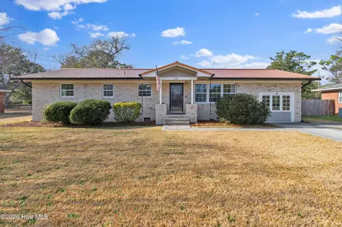 106 Green Meadows Dr, Wilmington, NC 28405