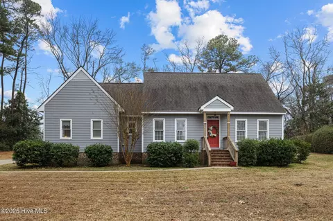 5115 Webb St, Morehead City, NC 28557