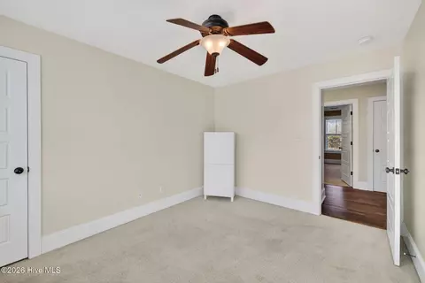 Bedroom - 1727 Sloop Point Loop Rd, Hampstead, NC 28443 photo 6 of 11