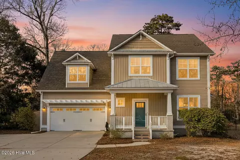 Exterior - 1727 Sloop Point Loop Rd, Hampstead, NC 28443 photo 1 of 9