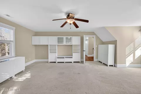 Bedroom - 1727 Sloop Point Loop Rd, Hampstead, NC 28443 photo 3 of 11