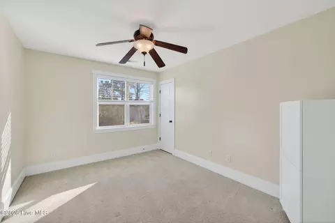 Bedroom - 1727 Sloop Point Loop Rd, Hampstead, NC 28443 photo 4 of 11