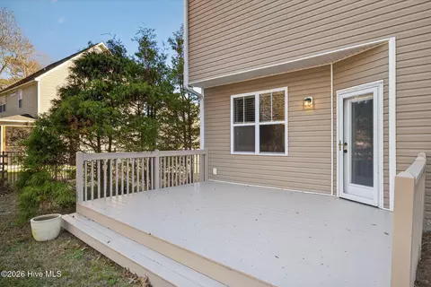 Exterior - 1727 Sloop Point Loop Rd, Hampstead, NC 28443 photo 6 of 9