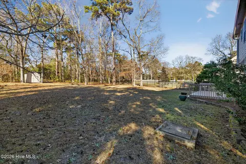 Exterior - 1727 Sloop Point Loop Rd, Hampstead, NC 28443 photo 5 of 9