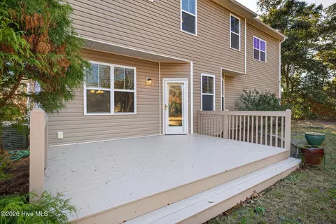 Exterior - 1727 Sloop Point Loop Rd, Hampstead, NC 28443 photo 7 of 9
