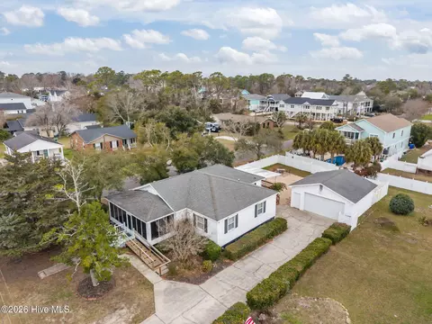 416 Spartanburg Ave, Carolina Beach, NC 28428