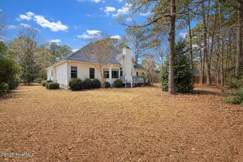 Exterior - 329 Long Leaf Dr, Hampstead, NC 28443 photo 3 of 4