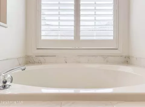 Bath - 329 Long Leaf Dr, Hampstead, NC 28443 photo 7 of 16