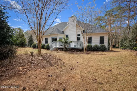 Exterior - 329 Long Leaf Dr, Hampstead, NC 28443 photo 2 of 4