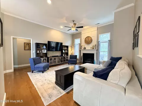 Living - 329 Long Leaf Dr, Hampstead, NC 28443 photo 4 of 6