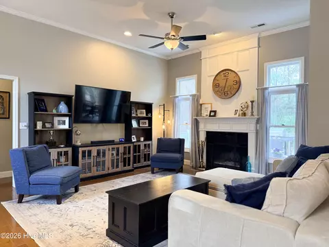 Living - 329 Long Leaf Dr, Hampstead, NC 28443 photo 5 of 6