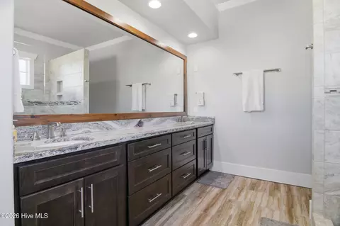 Bath - 1044 Mallard Bay Rd, Hampstead, NC 28443 photo 1 of 5