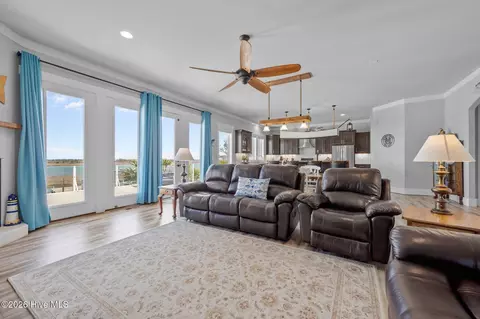 Living - 1044 Mallard Bay Rd, Hampstead, NC 28443 photo 1 of 3