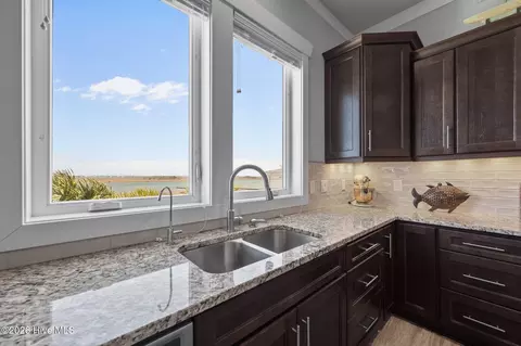 Kitchen - 1044 Mallard Bay Rd, Hampstead, NC 28443 photo 6 of 7