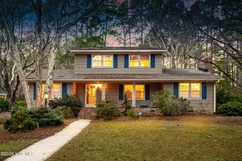 200 Fox Haven Dr, Greenville, NC 27858