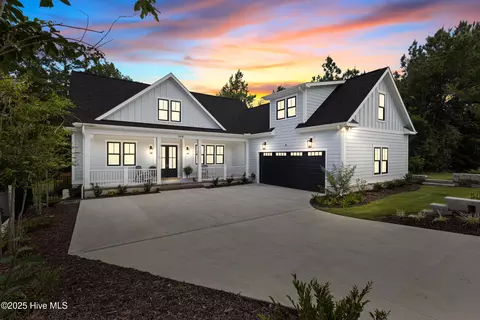 3818 Lemon Drop Ln NE, Leland, NC 28451