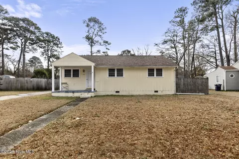510 Nelson Dr, Jacksonville, NC 28540