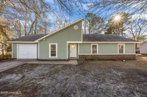 241 Sanders Ln, Havelock, NC 28532