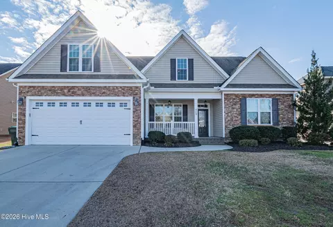 809 Megan Dr, Greenville, NC 27834