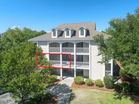 3350 Club Villas Dr # 1403, Southport, NC 28461