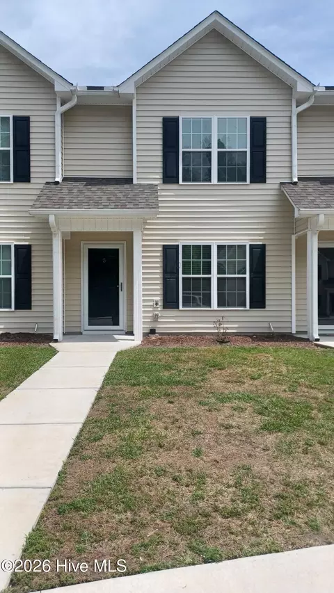 1240 Cross Creek Cir #5, Greenville, NC 27834