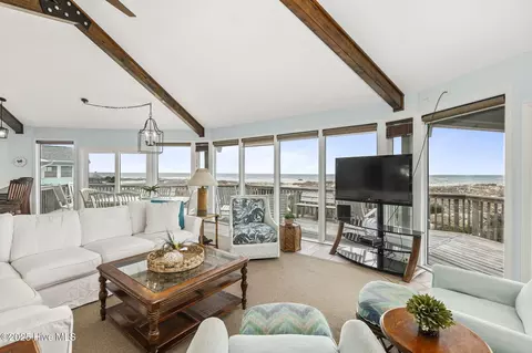 11009 Inlet Dr, Emerald Isle, NC 28594