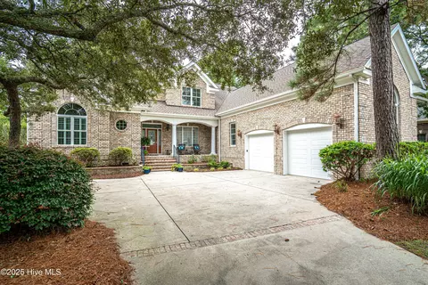 537 Gladstone Cir SW, Ocean Isle Beach, NC 28469