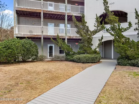 200 Lighthouse Ln #A1, Cedar Point, NC 28584