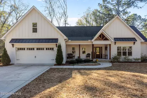 4 Oakmont Dr, Pinehurst, NC 28374