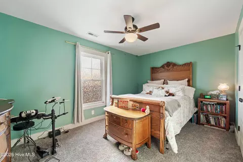 Bedroom - 428 Elgin Rd, Hubert, NC 28539 photo 8 of 12