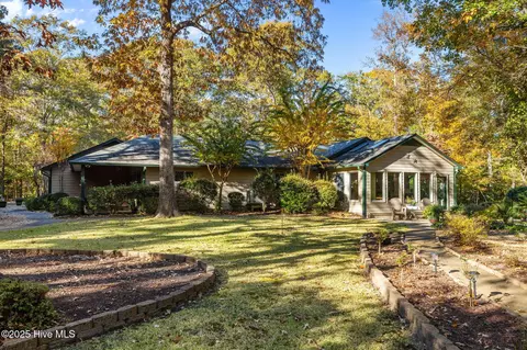 119 White Oak Bluff Rd #A, Stella, NC 28582