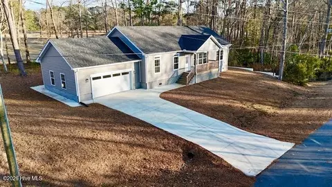 429 Country Club Dr W, Minnesott Beach, NC 28510