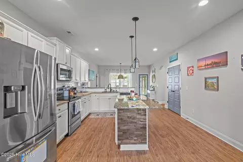 Kitchen - 46 E Cloverfield Ln, Hampstead, NC 28443 photo 3 of 3