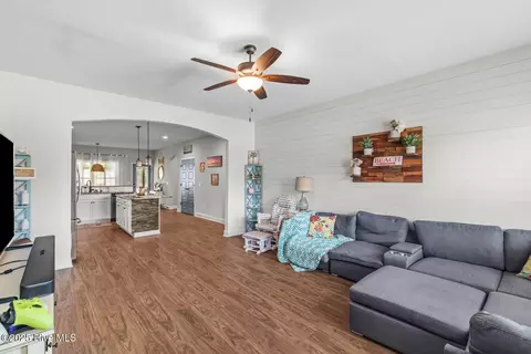 Entry Way - 46 E Cloverfield Ln, Hampstead, NC 28443 photo 1 of 3