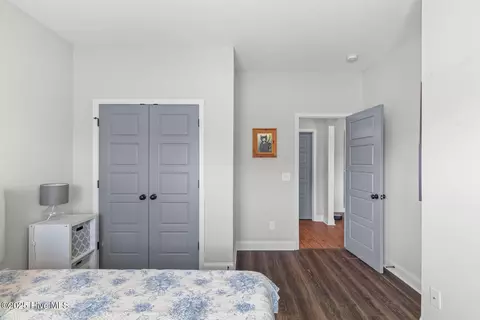 Bedroom - 46 E Cloverfield Ln, Hampstead, NC 28443 photo 4 of 6