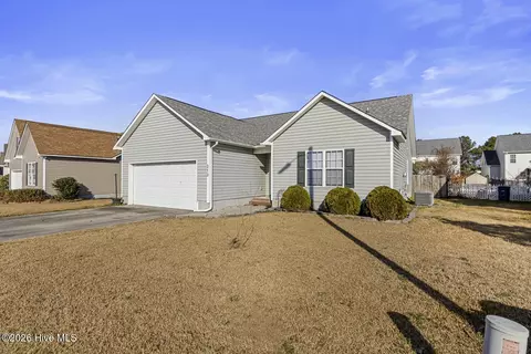 212 Ashcroft Dr, Jacksonville, NC 28546