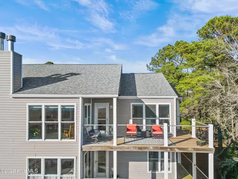 9131 Riverview Dr, New Bern, NC 28560