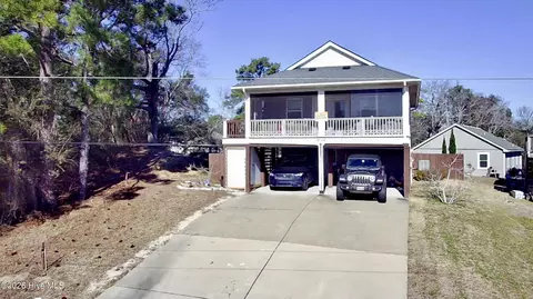 904 Colington Dr, Kill Devil Hills, NC 27948