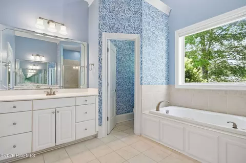 Bath - 421 Cypress Landing Trl, Chocowinity, NC 27817 photo 2 of 5