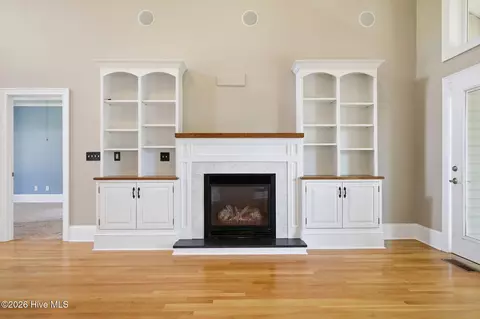 Living - 421 Cypress Landing Trl, Chocowinity, NC 27817 photo 3 of 5