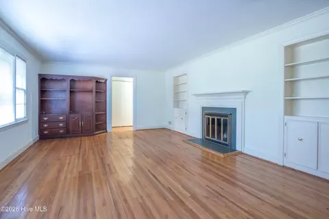 Living - 20 Fields Rd, Pinehurst, NC 28374 photo 2 of 5