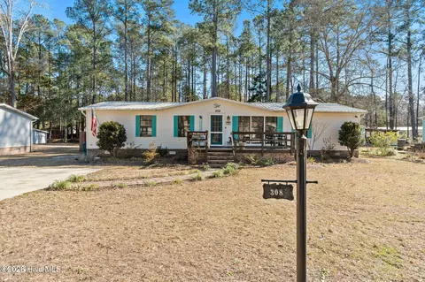 308 Ridgewood Dr NW, Calabash, NC 28467