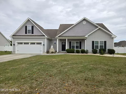 412 Moss Springs Dr, Peletier, NC 28584